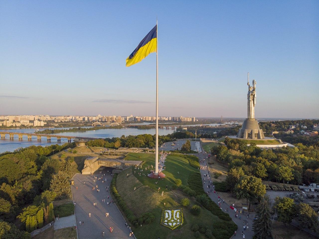У Києві приспустять головний прапор на знак солідарності з кримськотатарським народом