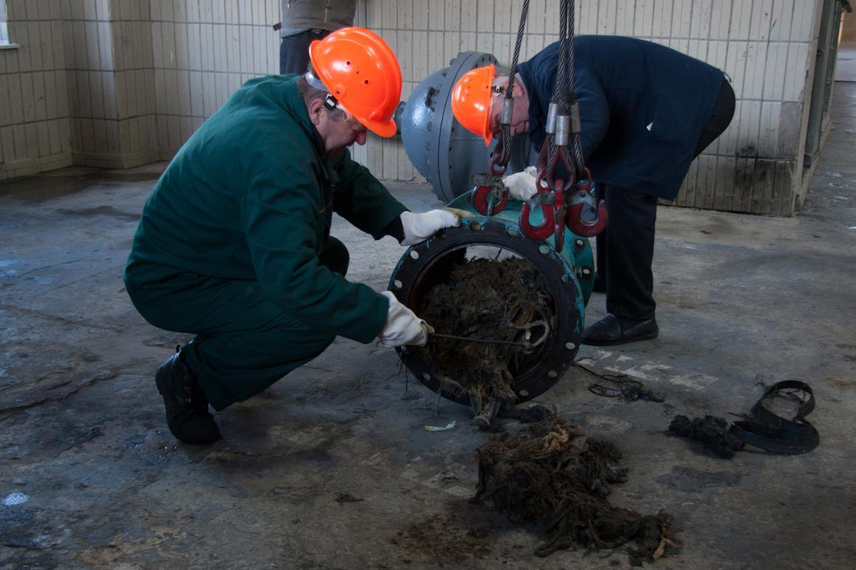 На Печерську сталася аварія трубопроводу, можливий зсув грунту