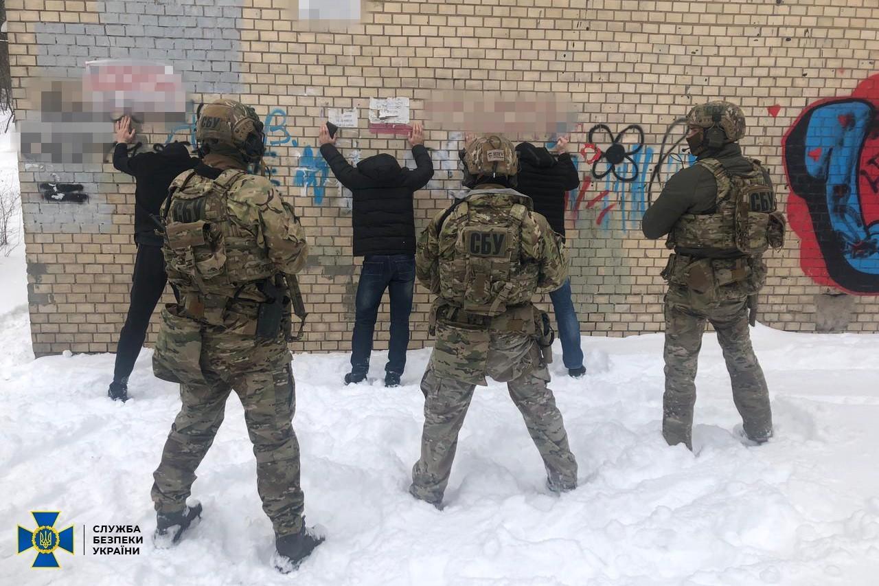 СБУ накрила терористів “Ісламської держави”, які приїхали на Київщину “відсидітись” (ФОТО, ВІДЕО)