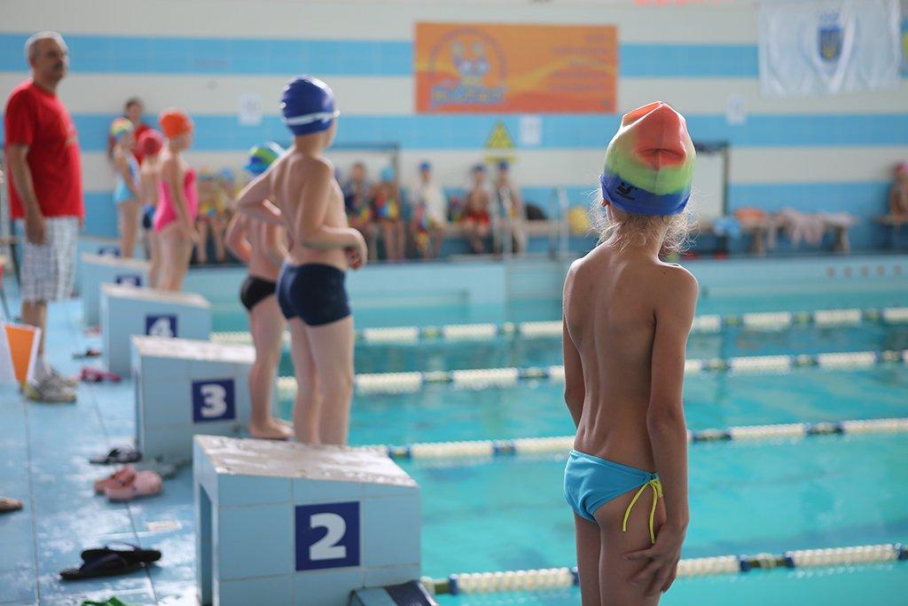 Медична довідка для відвідування басейну: у МОЗ розповіли, що офіційно такого документу не існує