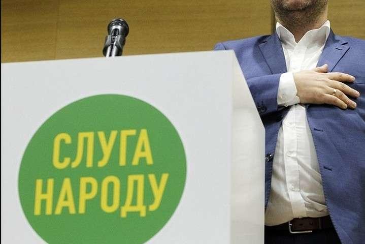 “Слуга народу” хоче скасувати рішення Київради про створення райрад