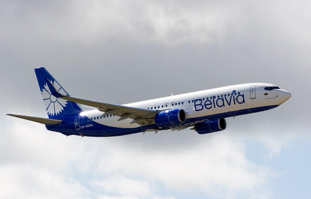 Україна закриває повітряний простір для білоруських літаків