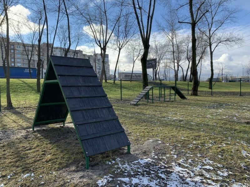 Біля ветклініки на Троєщині будують майданчик для тварин