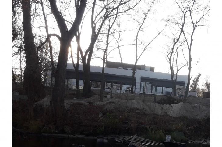 Кияни просять припинити забудову берега Матвіївської затоки