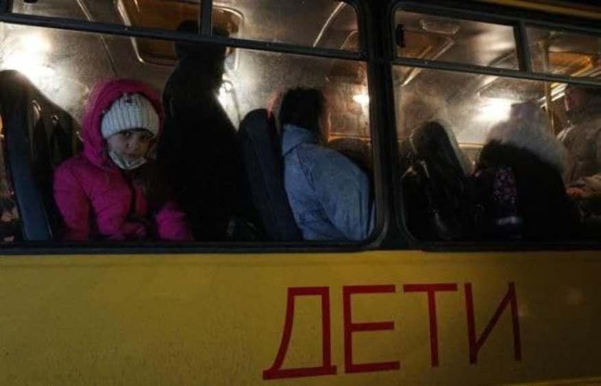 Дві доби без їжі та сну: евакуйовані до Ростовської області українці позбавлені гідних умов життя (ФОТО)