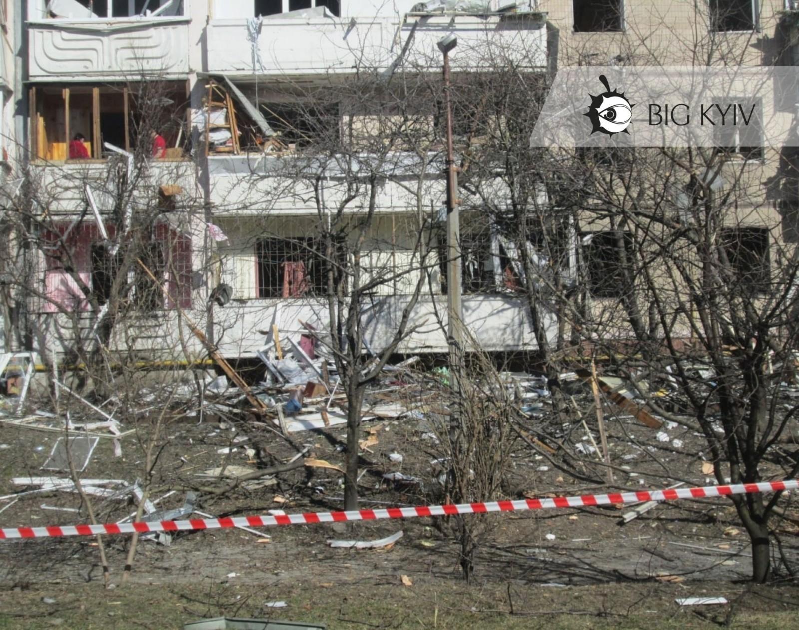 Що сталося з багатоповерхівкою на Мостицькому масиві, в яку влучили уламки ракети (ФОТО)