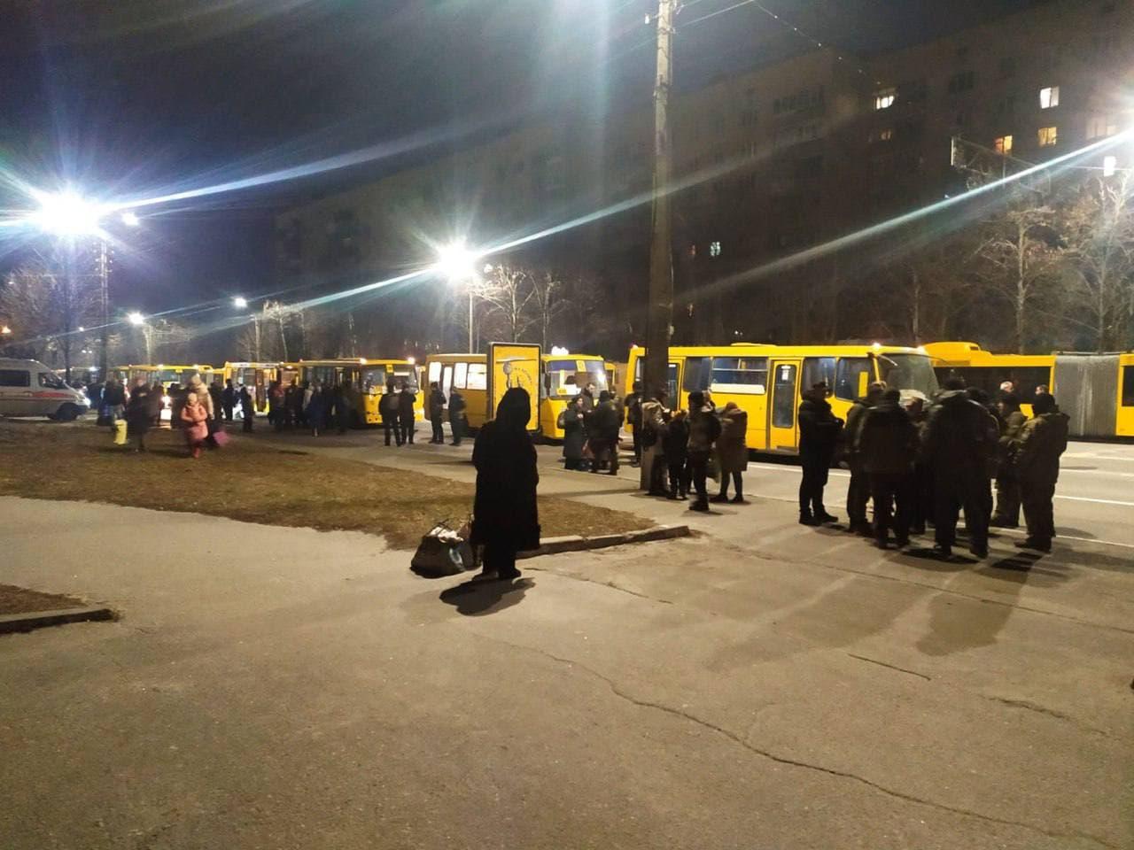 Сьогодні гуманітарними коридорами евакуйовано 6623 людини