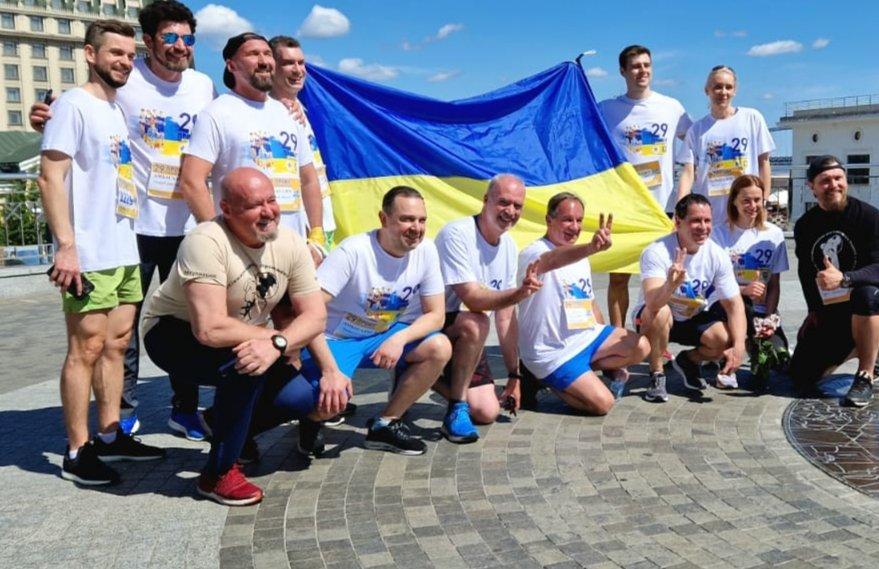 Посол Франції взяв участь у пробігу під каштанами в Києві