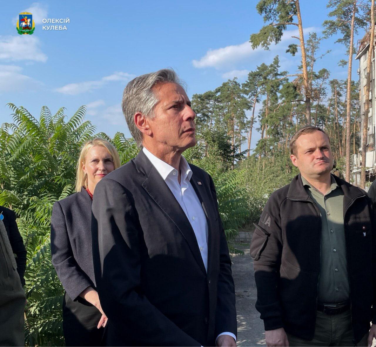 Блінкен на власні очі побачив наслідки російської агресії в Ірпені (ФОТО)