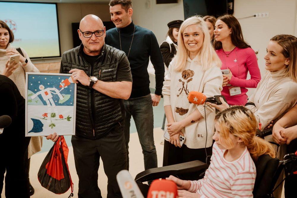 Астронавт НАСА Скотт Келлі відвідав дітей в «Охматдиті»