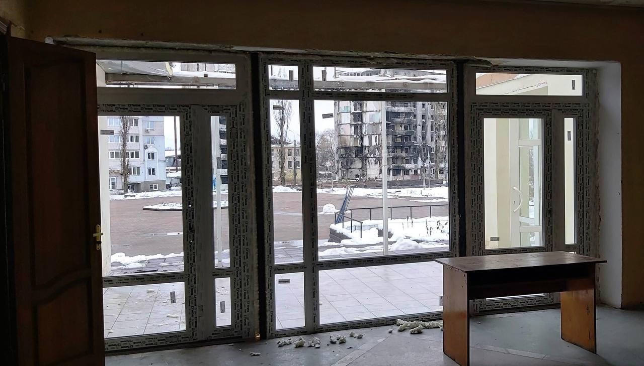 Через пошкодження міг не пережити зиму: у Бородянці відновлюють будинок культури (ФОТО)