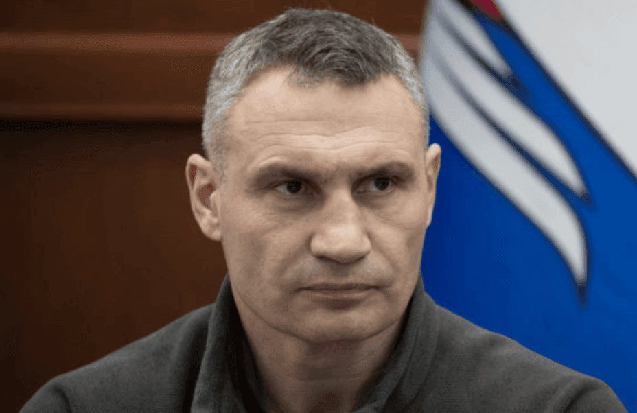 Кличко відреагував на “політичні танці” довкола пунктів обігріву