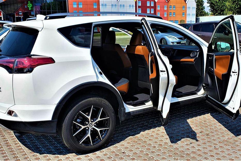 У рік війни кияни придбали понад 10 тисяч новесеньких автомобілів