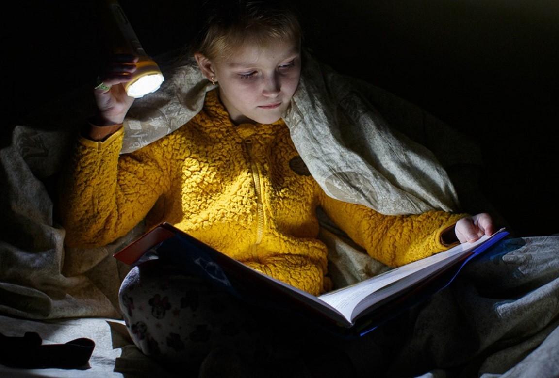 Підготуйтесь до знеструмлень: як не втратити зв’язок та інтернет під час відключення світла