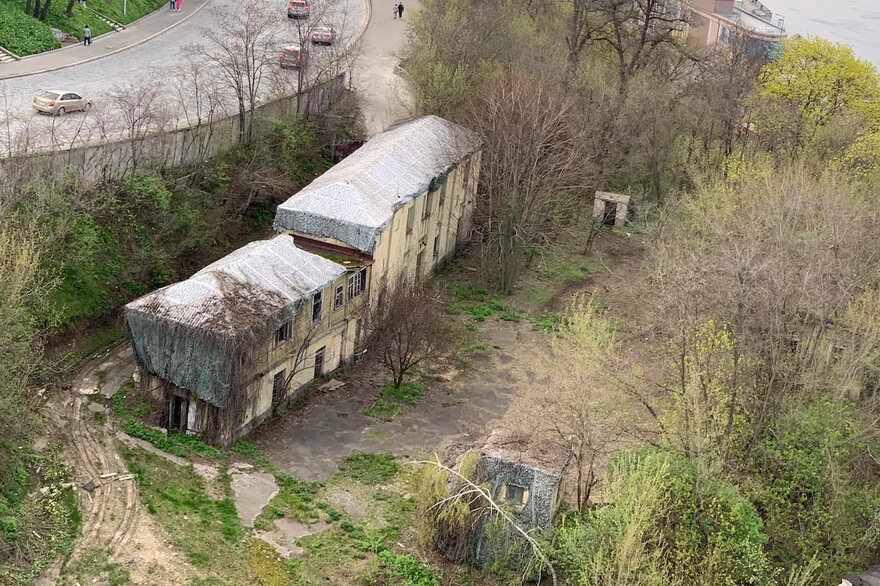 У центрі Києва забудовник почав знищувати історичні будинки