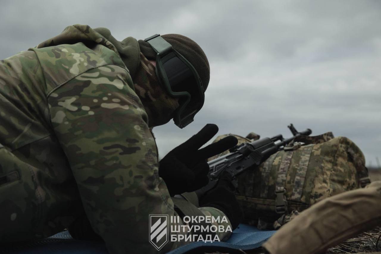 Киянам на підкріплення: рекрути 3-тьої штурмової бригади тренуються на стрільбищах (ФОТО)