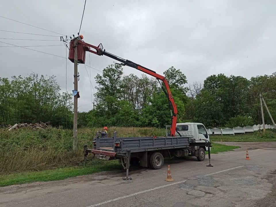 Негода на Київщині спричинила масові відключення електроенергії