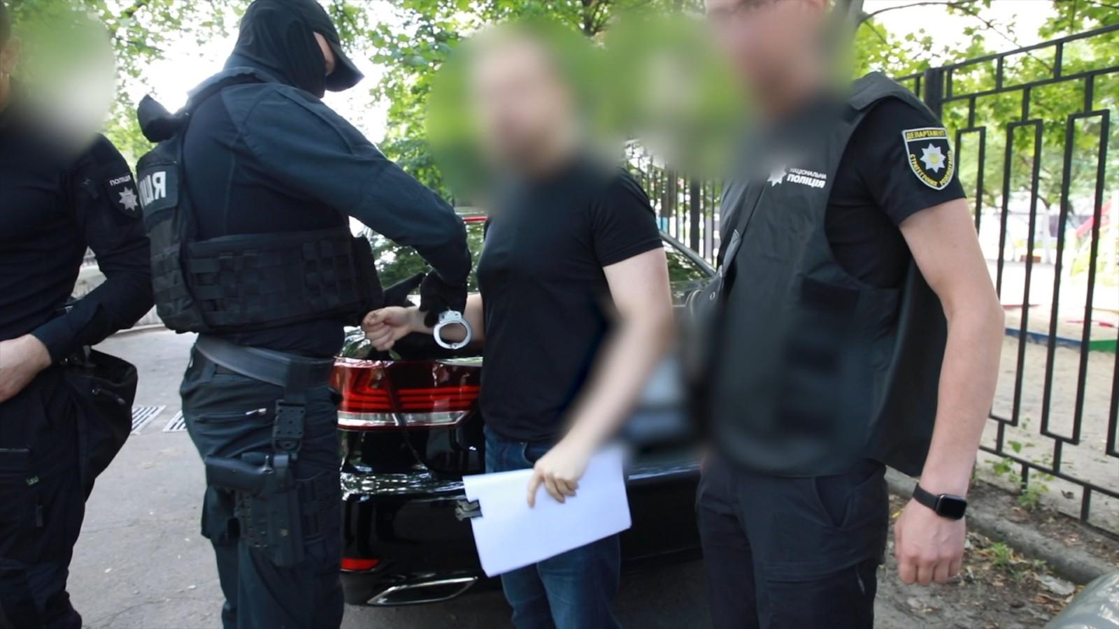 Рейдерське захоплення автостоянок та гаражних кооперативів у столиці: розкрито ОПГ з 15 людей