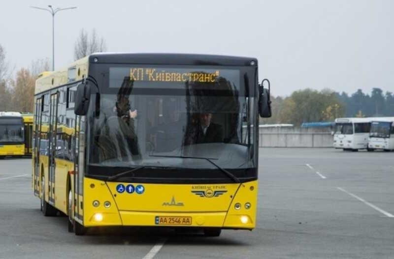 У Києві для сполучення між берегами запускають 4 автобуси і тролейбус