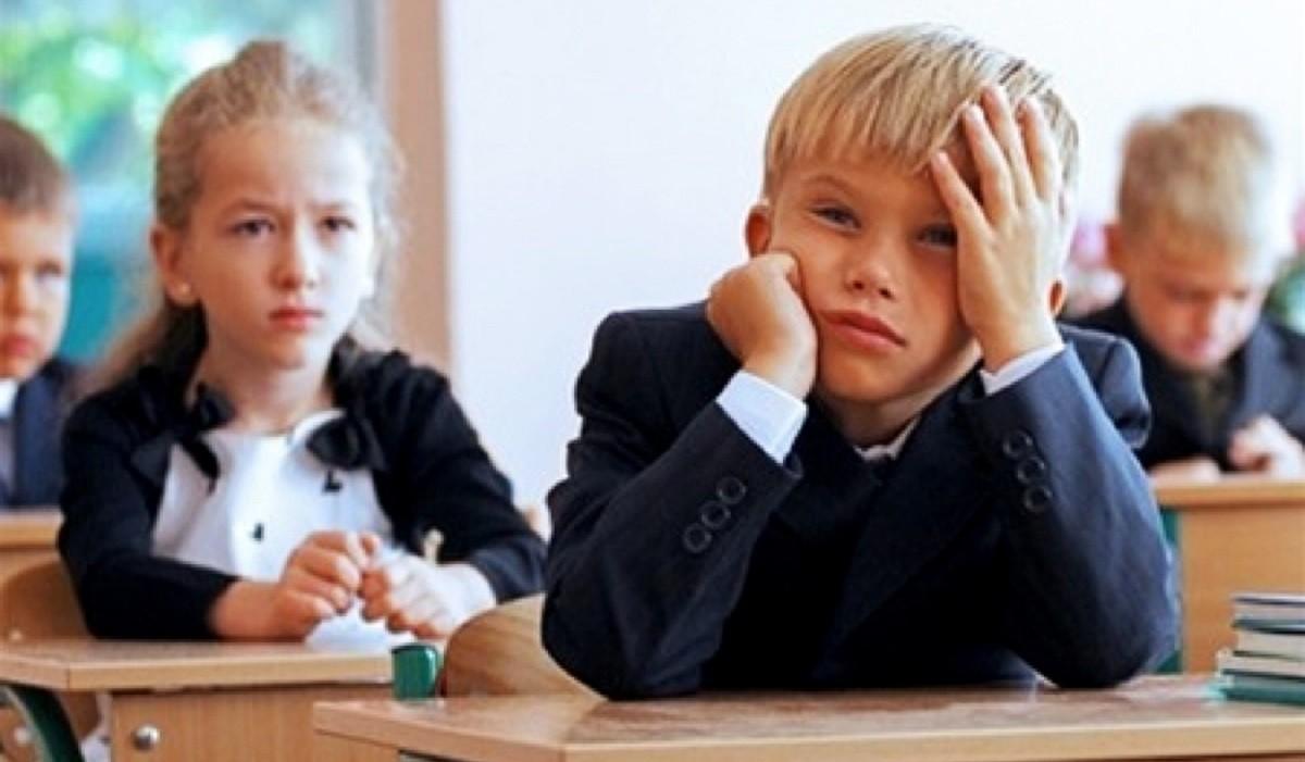У школярів більше не буде 3 місяців літніх канікул – уряд продовжив тривалість навчання, батьки налякані