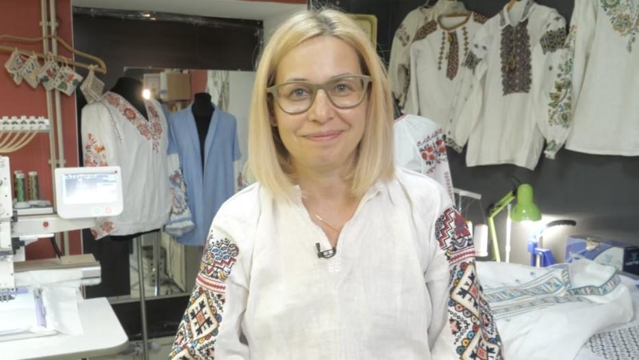 Майстрині з Вишгорода шиють вишиванки, які продають американцям