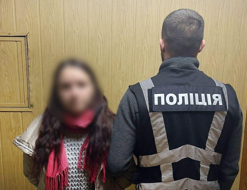 У Києві хатня робітниця поцупила у господарів 10 тисяч доларів