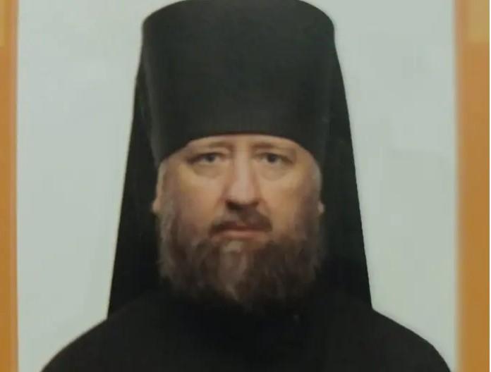 У Лаврі голий чернець викинувся у вікно, у монастирі факт замовчують