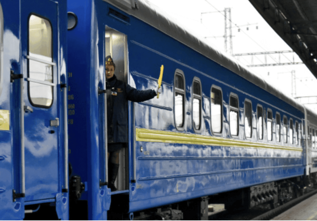 Кияни можуть виграти подорож, купуючи квитки в Укрзалізниці: як взяти участь