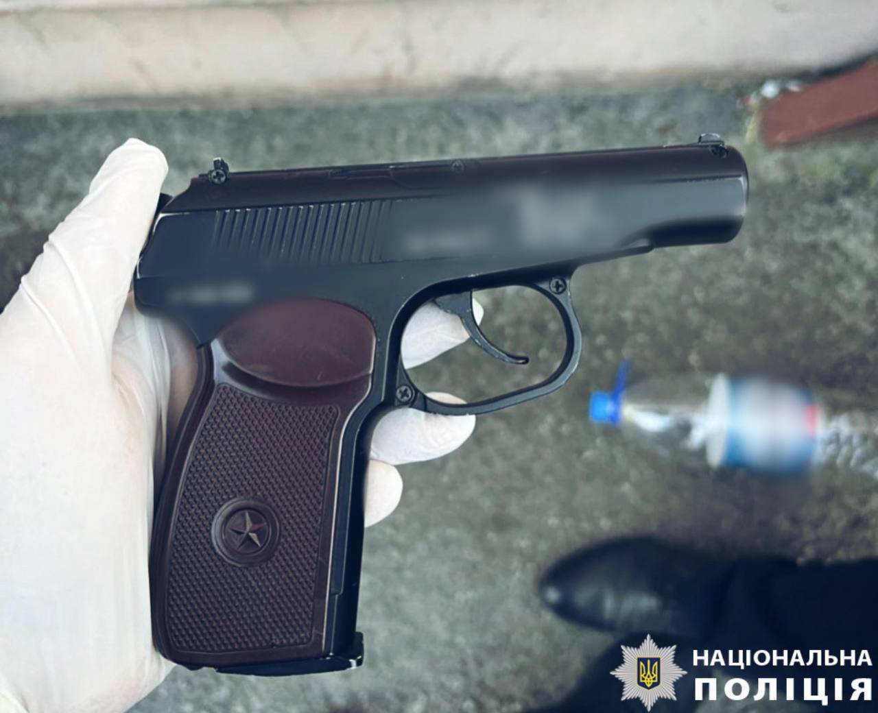 У передмісті на ринку стріляли у чоловіка: хотіли забрати гроші