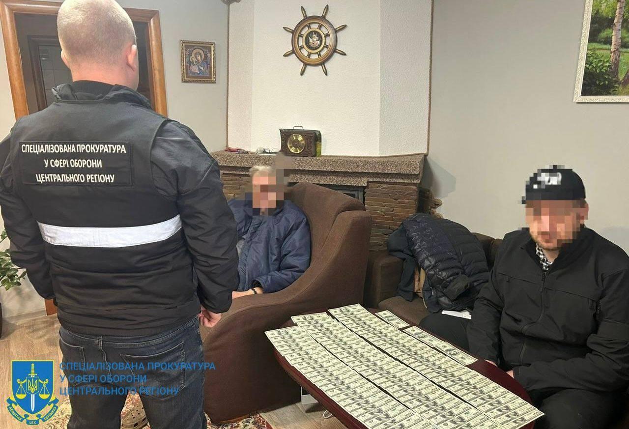 Корупційна схема у військкоматі: тисячі українців ухилилися від мобілізації