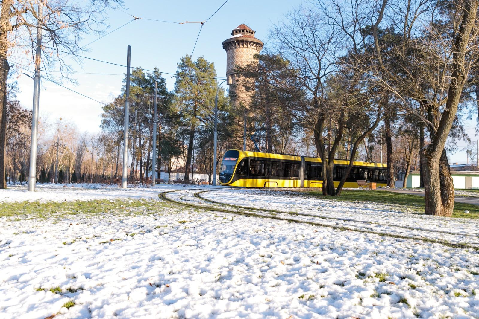 На лівий берег повертаються трамваї і тролейбуси