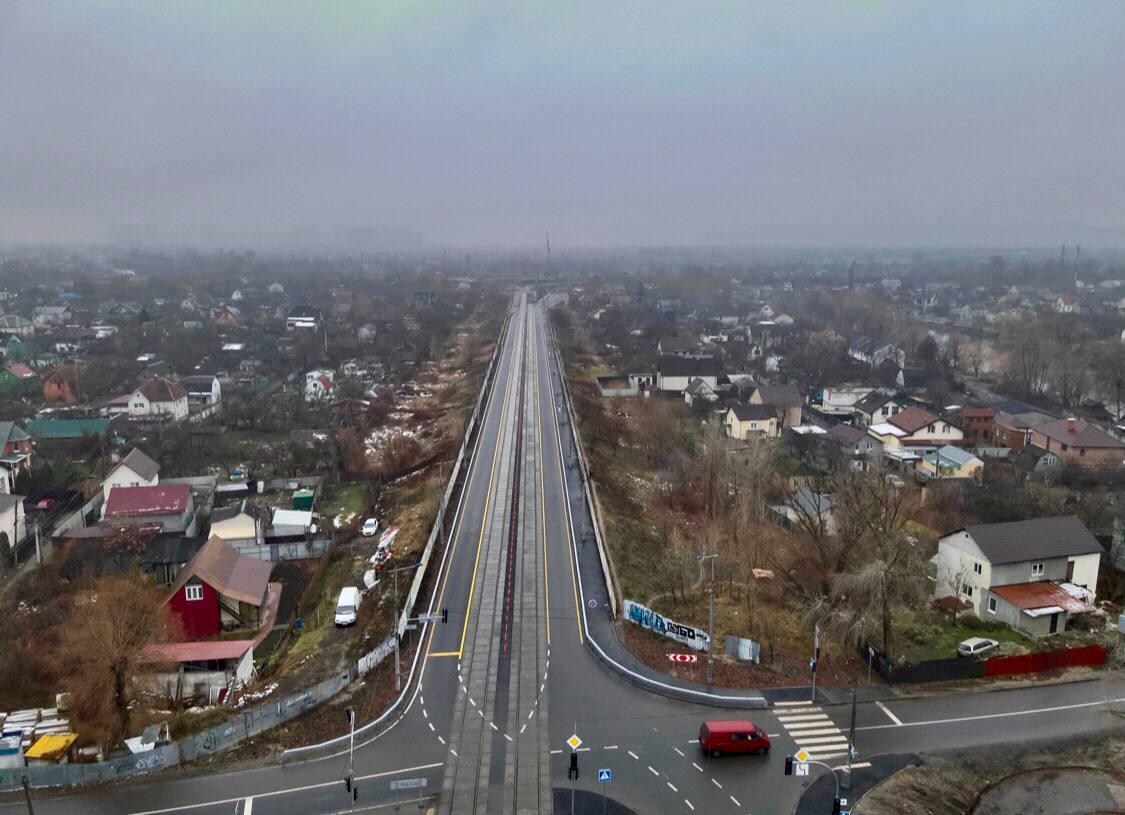 У Києві для легковиків та громадського транспорту відкрили рух Подільським мостом