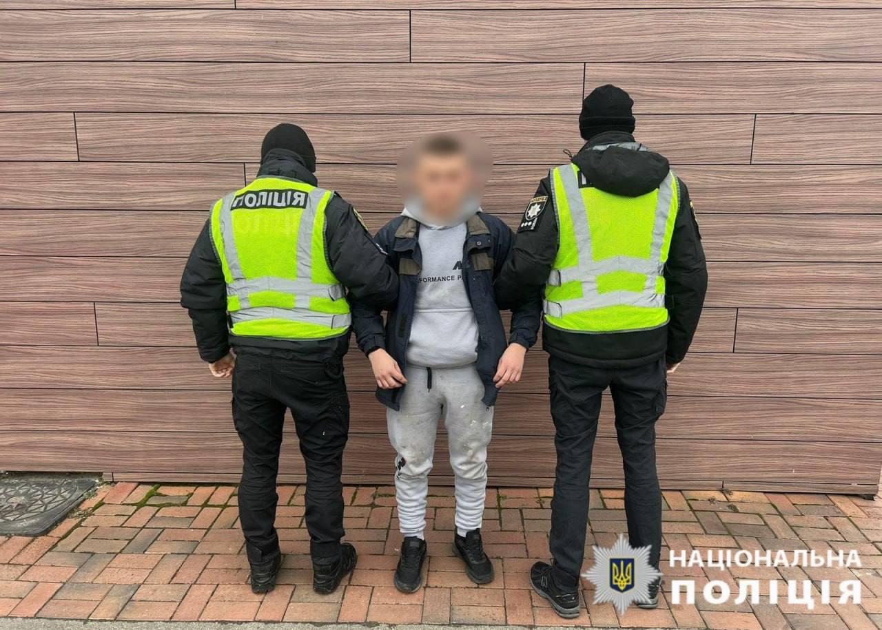 У Бучанському районі водій збив двох жінок на переході та втік: його розшукали