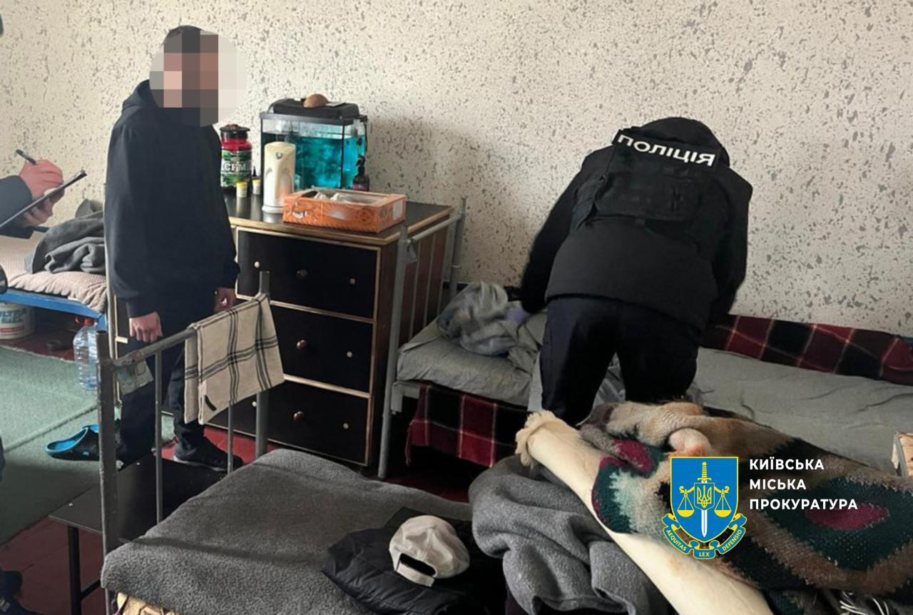 “Інтим по передплаті”: ув’язнені організували шахрайську схему з колонії