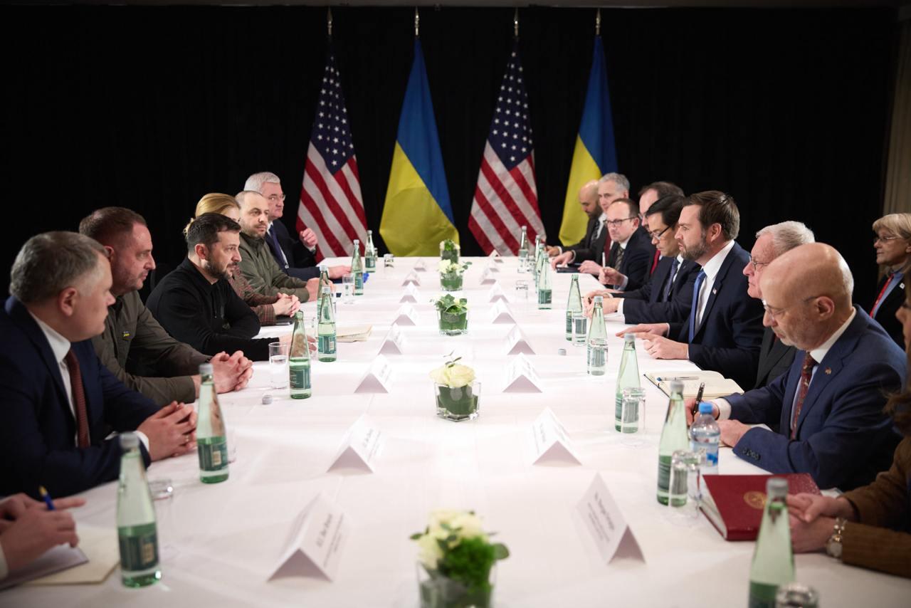 Зеленський зустрівся з Венсом, ЗМІ вже знають, кого Путін пришле на переговори