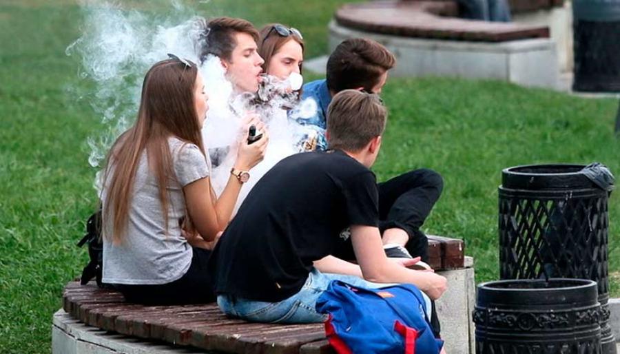 Кожен п’ятий підліток вживає е-сигарети – дослідження
