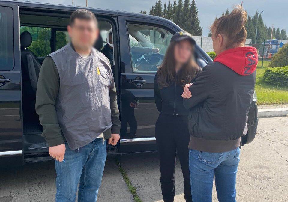 З Німеччини екстрадовано експосадовицю, яка заволоділа землею у передмісті Києва на понад 1,8 млрд грн