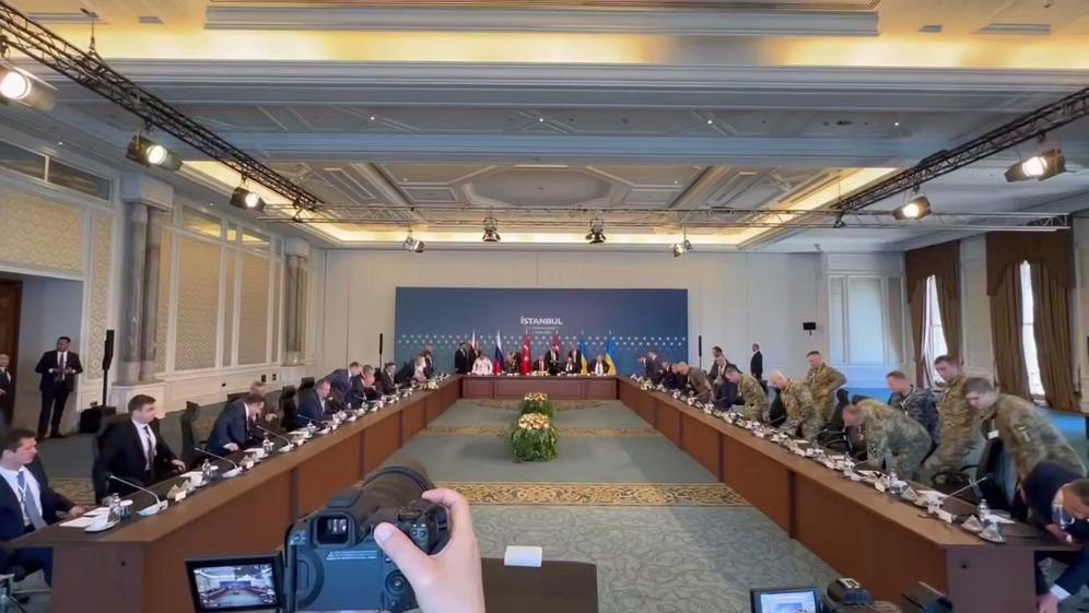 У Стамбулі розпочалася зустріч делегацій України та Росії