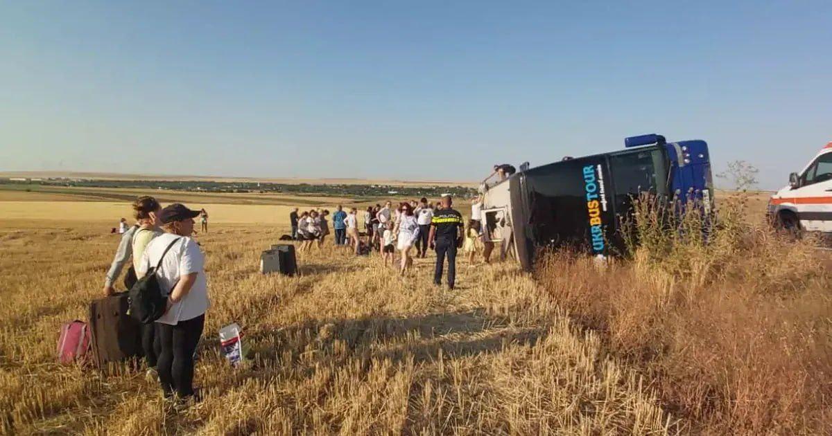 У Румунії перекинувся автобус з 55 українцями, є травмовані, але без жертв