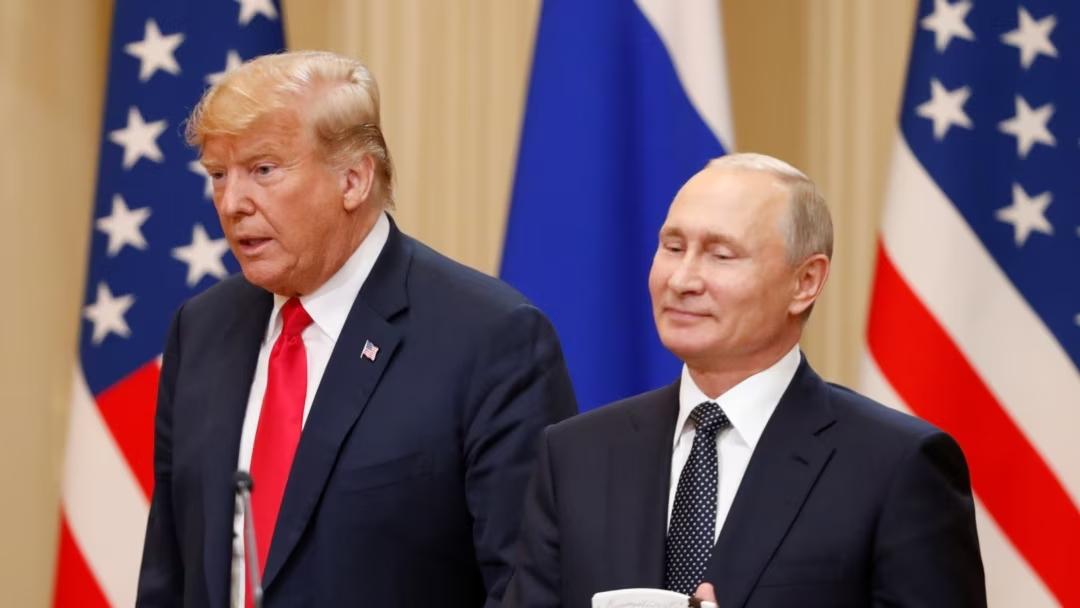 Путін телефоном привітав Трампа з днем народження