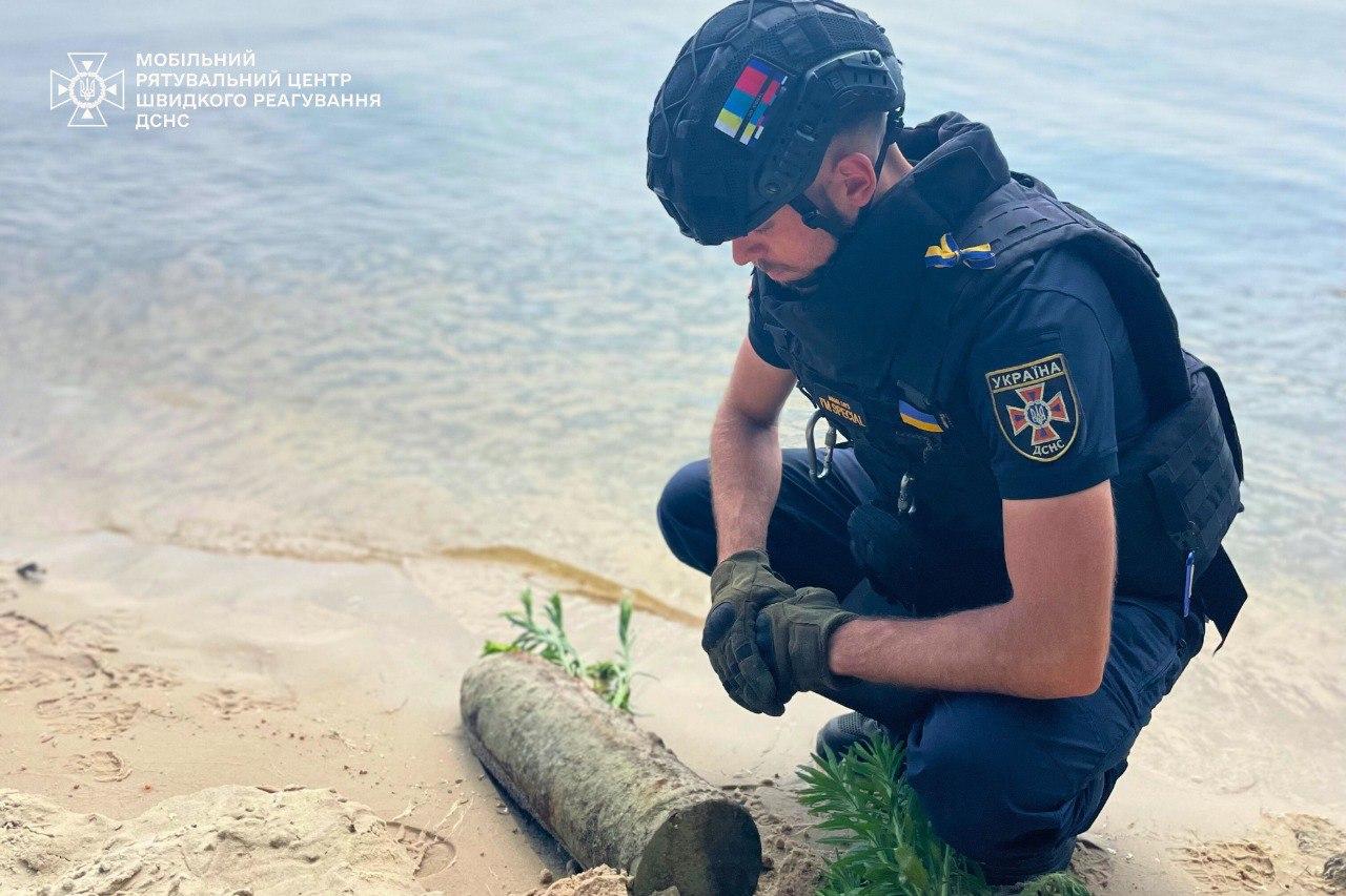 У Києві на березі Київського водосховища виявили артилерійський снаряд часів Другої світової війни