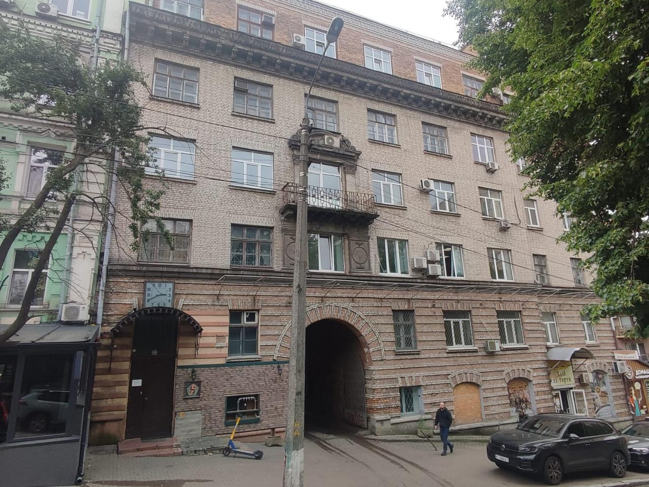 Державний інститут у Києві продали вшестеро дорожче стартової ціни