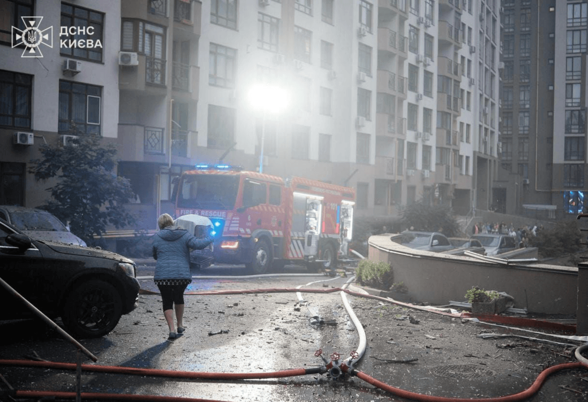 Ворог усю ніч атакував Київ: є значні руйнування та жертви
