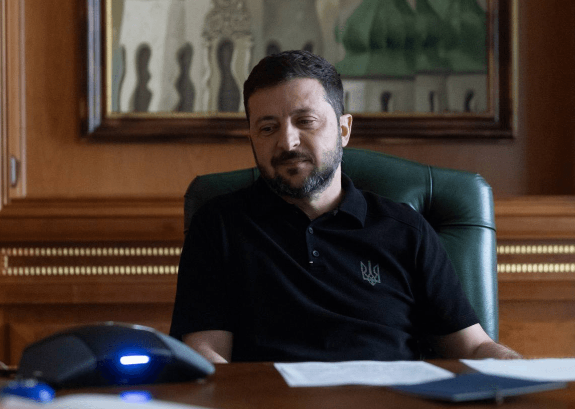 Зеленський провів телефонну розмову з Макроном: про що говорили