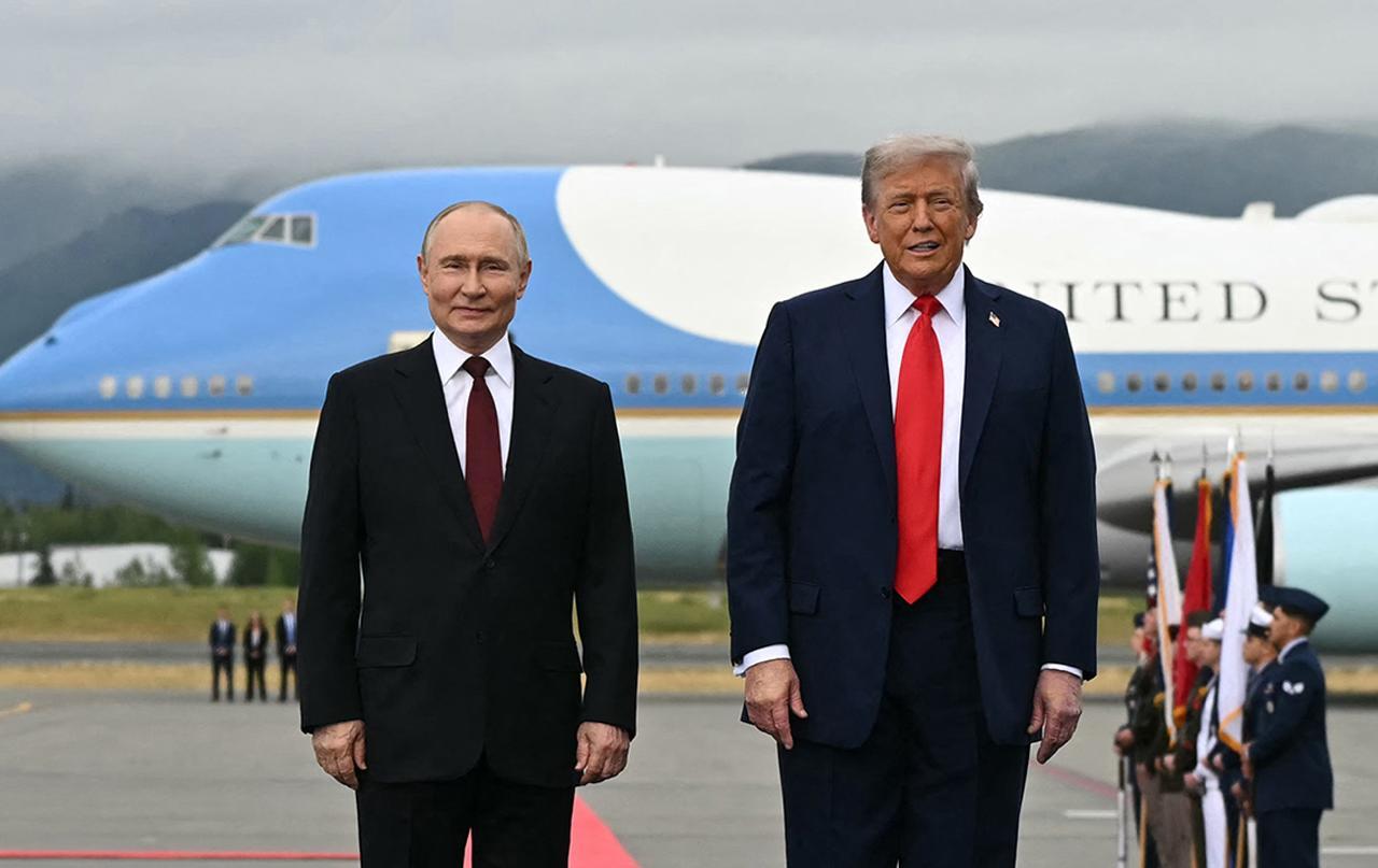 Трамп та Путін на Алясці почали перемовини без попередніх заяв для преси