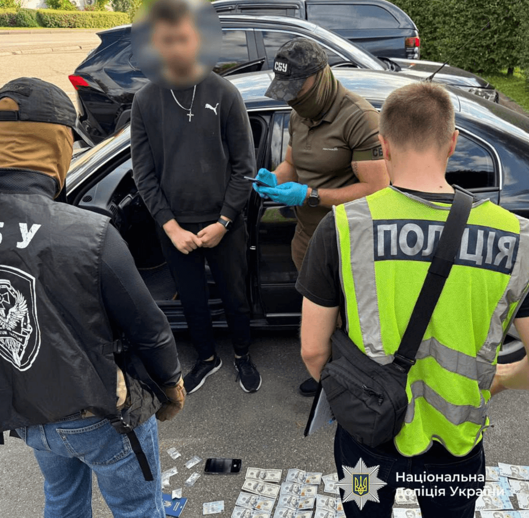 Затримані дилери, які заробляли на збуті кокаїну у комендантську годину до 500 тис. дол. щомісяця