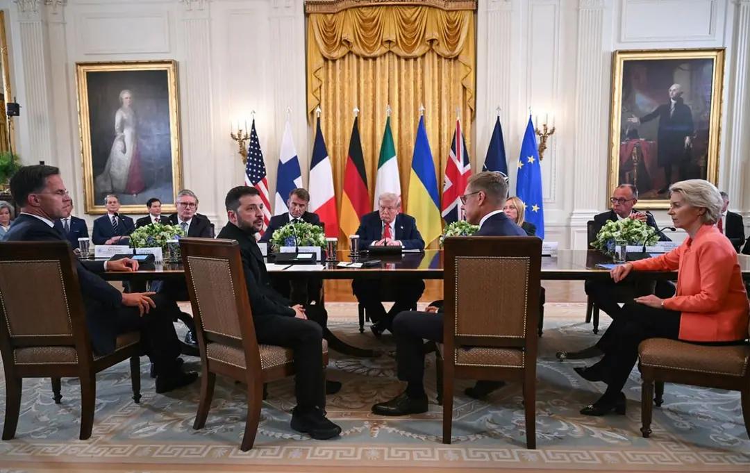 У Макрона анонсували телефонну розмову між Трампом, Зеленським та європейськими лідерами
