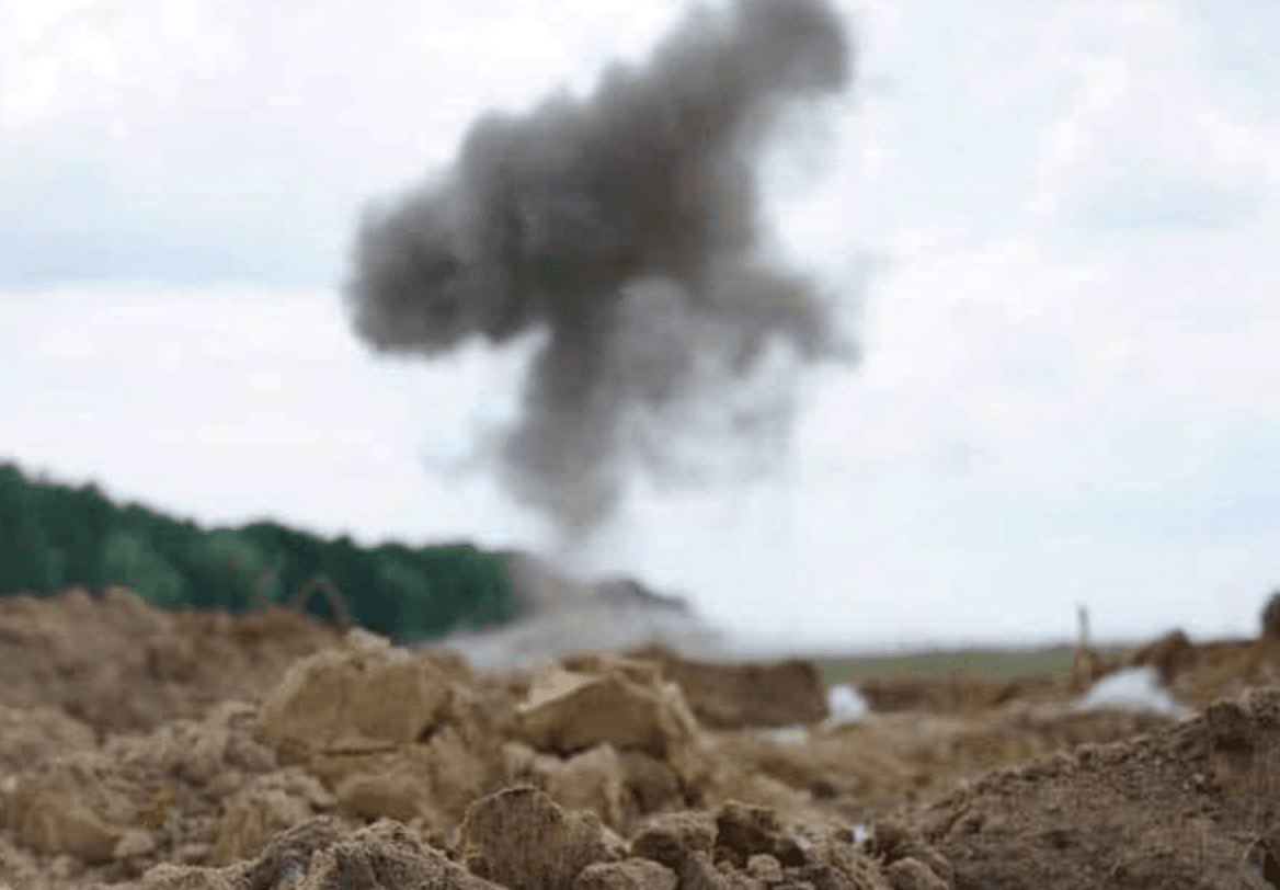 Жителів Дарницького району попереджають про вибухи