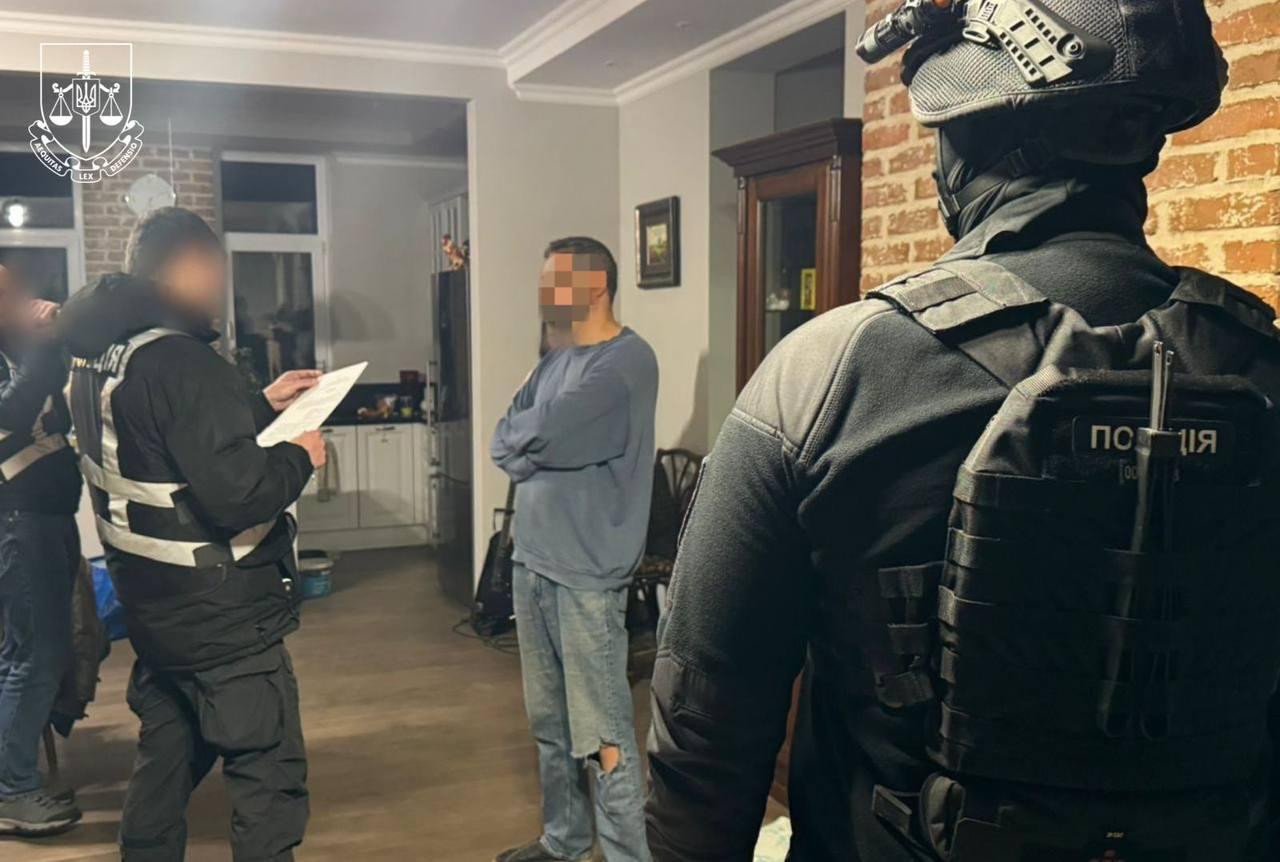 Суд обрав запобіжний захід для режисера Андрія Білоуса