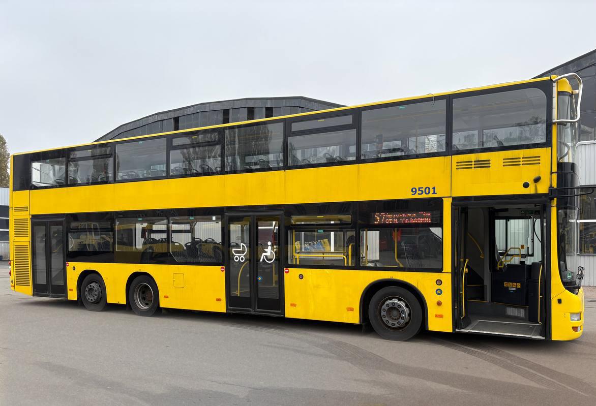 На міський маршрут у Києві вперше вийде двоповерховий автобус